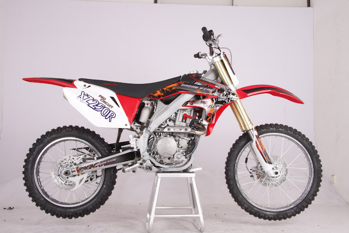 XZR 250cc Dirt Bike Red