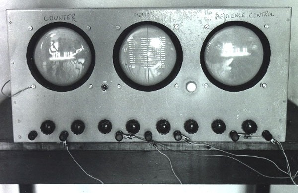 [1949 EDSAC[1].jpg]