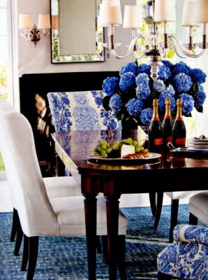 [fifi flowers blue and white tablescape via ballard deisgns[4].jpg]
