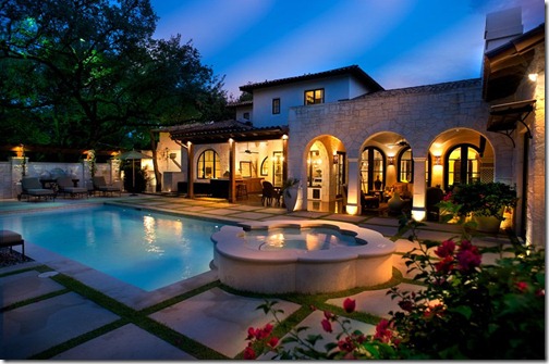 3939 Balcones Austin- backyard