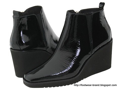 Footwear-brand:brand-180433