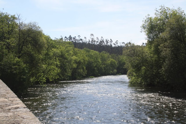 fluss galizien baden strand ufer spanien04.JPG