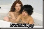 Suyun içinde pornoda sikini yalatiyor