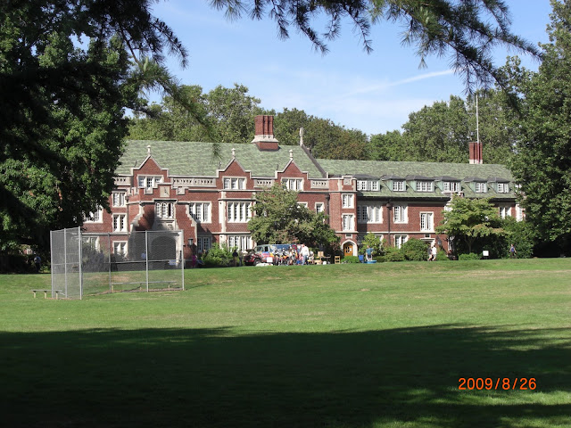 Wow,  I took a lot of pictures of this dorm.