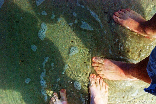 [oceanfeetcolor8.jpg]