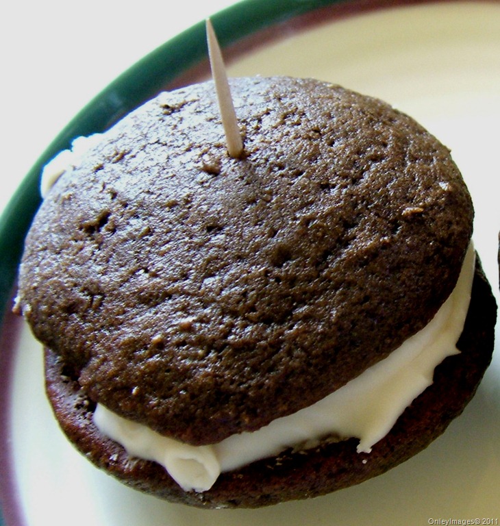 [whoopie-cake17.jpg]