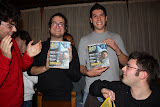 Io e Psymon insigniti del titolo ufficiale di Amministratori del Forum dei Tagliapietre (Gorfigliano, febbraio 2009)