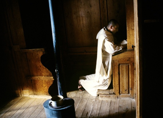 [monk-praying[4].jpg]