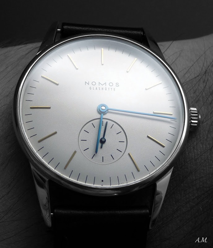 la première montre de votre collection (moi, une swatch body and soul) Nomos%20Orion%20B%26W%20%284%29