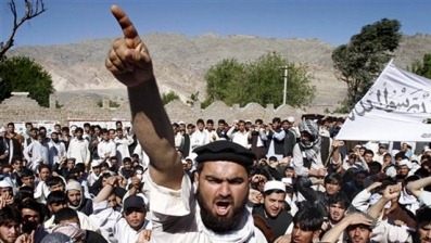 [Afghan protestors shout anti-U.S. slogans during a demonstration in Jalalabad, Afghanistan, April 3[3].jpg]