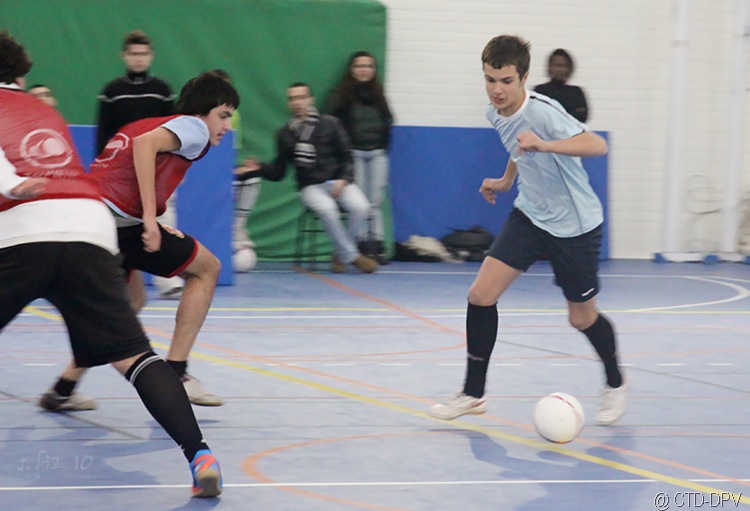 [futsal 10-02-10 147 copy[2].jpg]