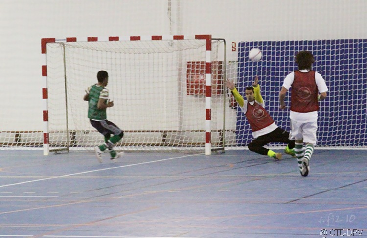 [futsal 10-02-10 057 copy[2].jpg]