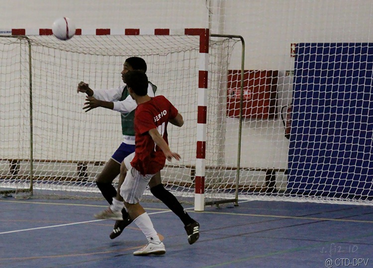 [futsal 10-02-10 034 copy[2].jpg]