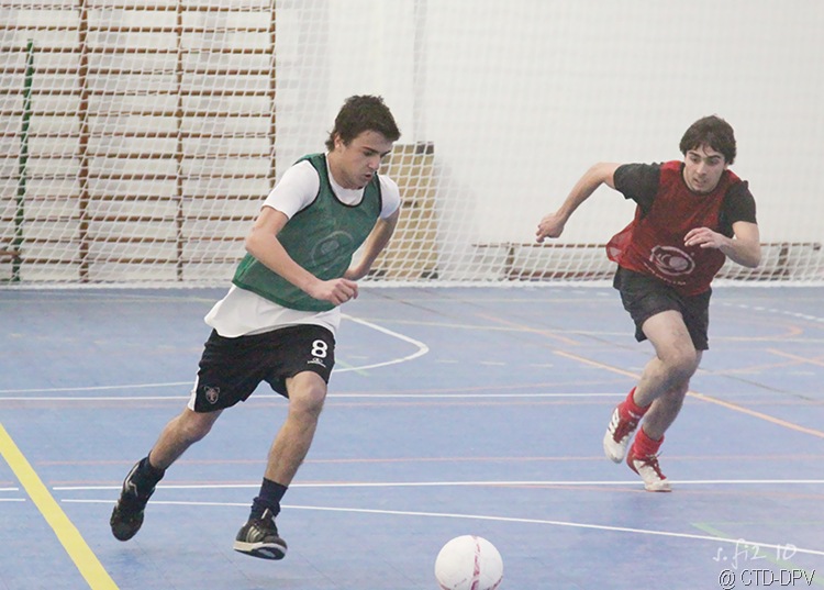 [futsal 10-02-10 192 copy[2].jpg]