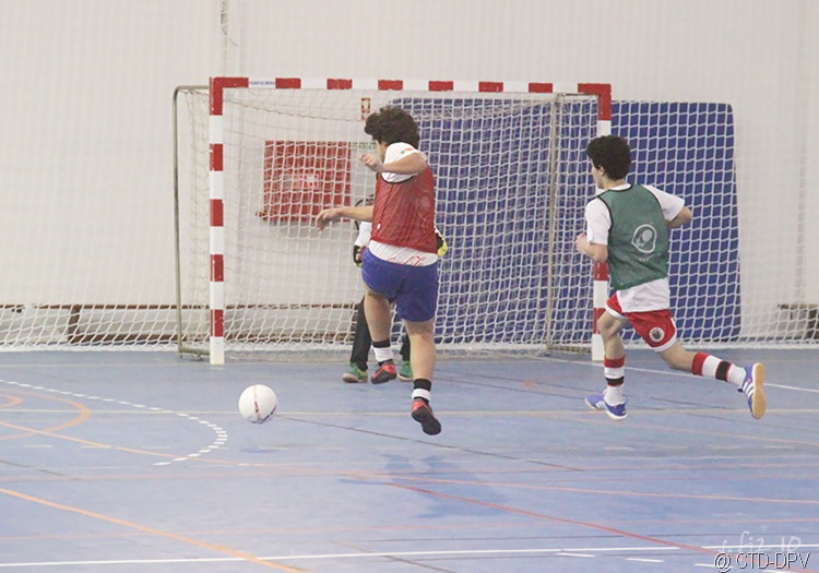 [futsal 10-02-10 199 copy[2].jpg]