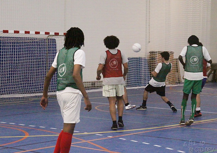 [futsal 10-02-10 221 copy[2].jpg]