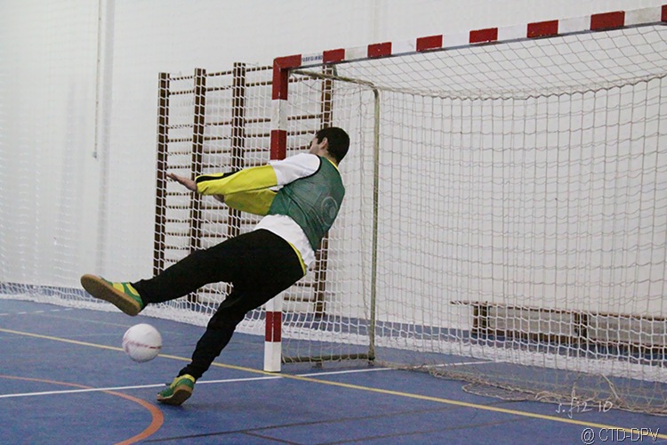 [futsal 10-02-10 290 copy[2].jpg]