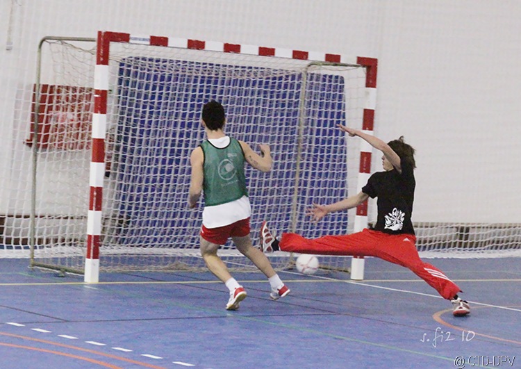 [futsal 10-02-10 307 copy[2].jpg]