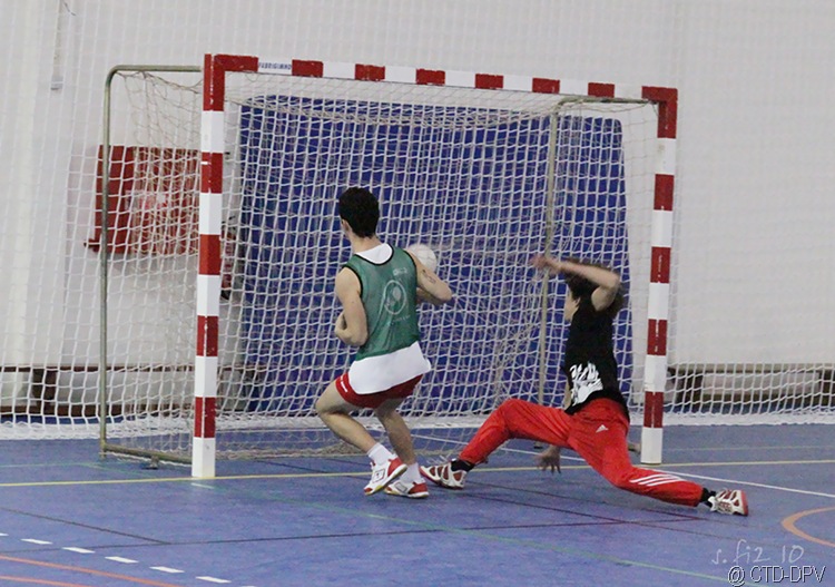 [futsal 10-02-10 308 copy[2].jpg]