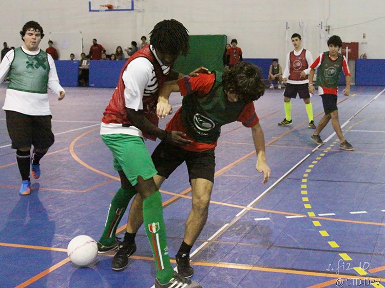 [futsal 10-02-10 357 copy[2].jpg]