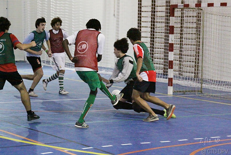 [futsal 10-02-10 362 copy[2].jpg]