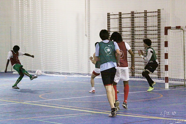 [futsal 10-02-10 376 copy[2].jpg]