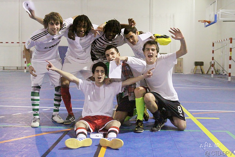 [futsal 10-02-10 382 copy[5].jpg]