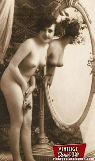 Pussy Peeks From The 20s