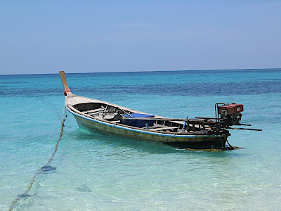 Long Tail Boat
