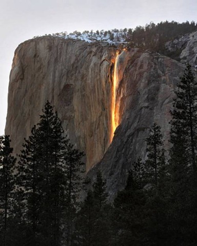 [fire waterfall 2 national park[6].jpg]