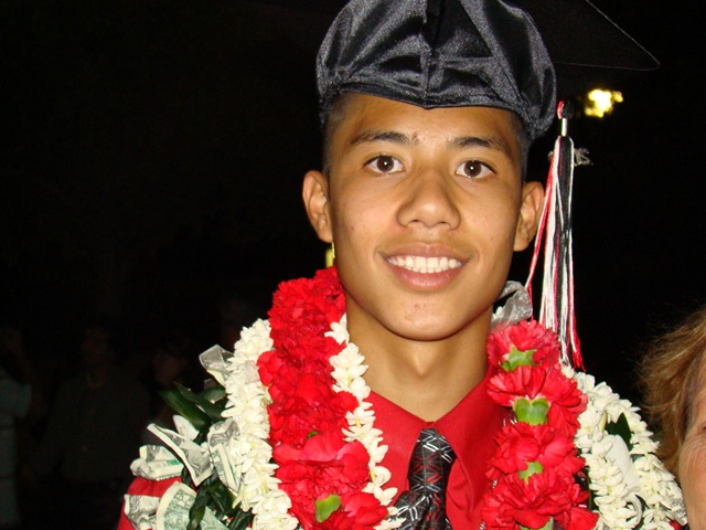 [UnclePhillipJohnnyGraduation 1291[2].jpg]