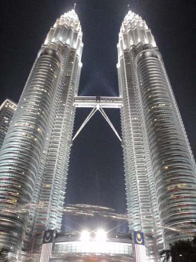 Tours-Petronas-KL-nuit