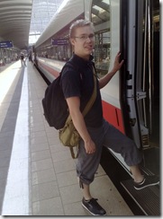 Lähdetään ICE junalla Frankfurtista Berliiniä kohti.
