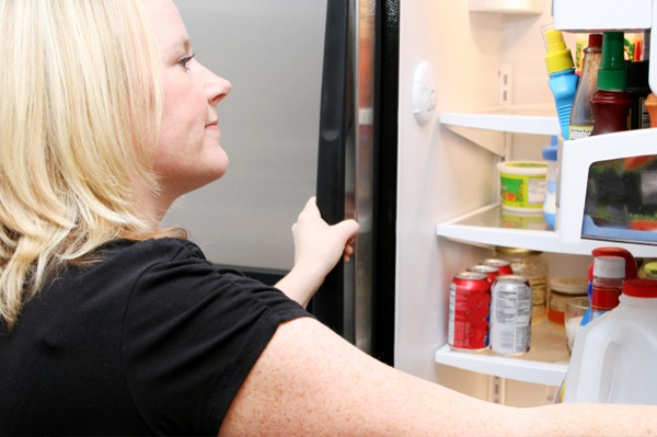 [woman looking in fridge[5].jpg]