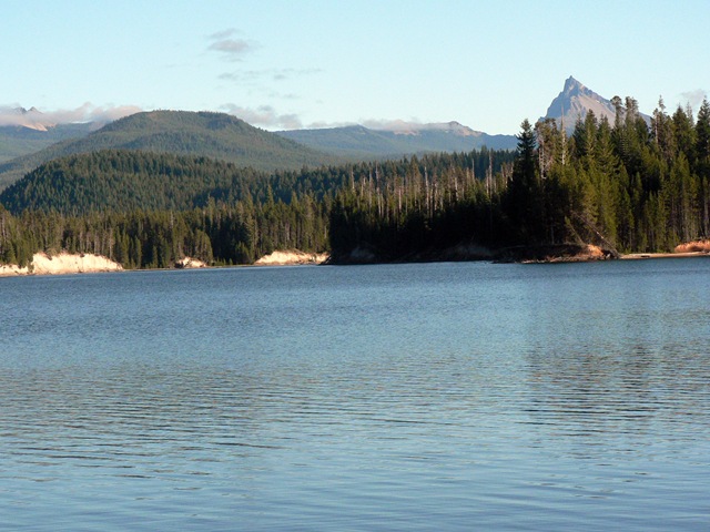 [21 Lemolo Lake 02[4].jpg]