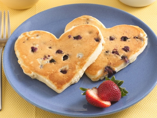 [Bisquick_blueberry-pancakes_lg[4].jpg]