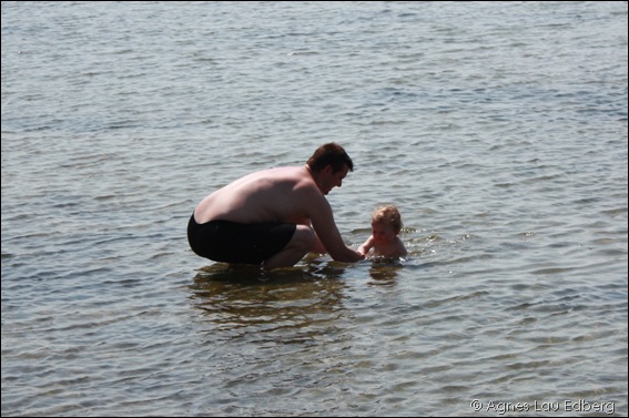 Pappa och Liam badar