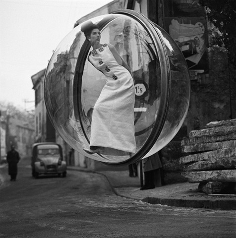 [Bubble-Series-par-Melvin-Sokolsky-pour-Harper-s-magazine-1963--2[5].jpg]