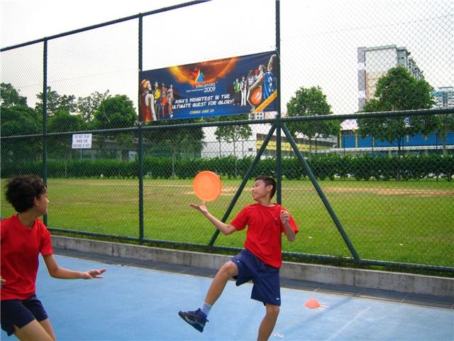 [frisbee4[2].jpg]