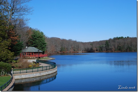 Spaudling Pond at Mohegan Park