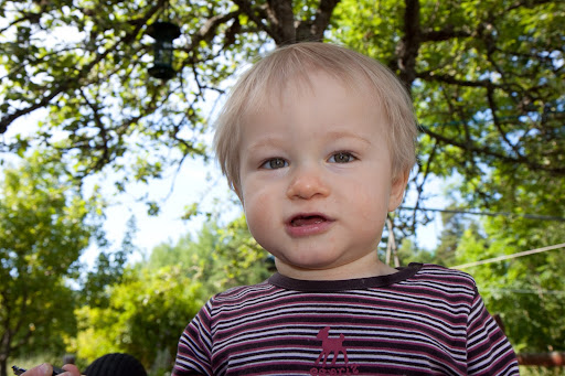 Oliver vid farmor