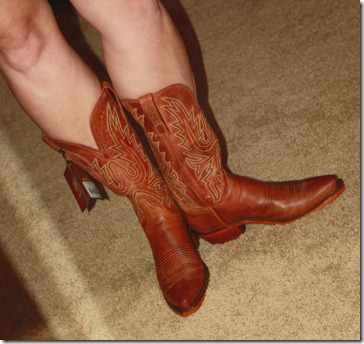 fat girl cowboy boots