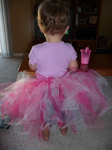 [Kylie's tutu and new outfit 010[3].jpg]