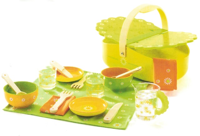 [DJ06527picnikset.jpg]