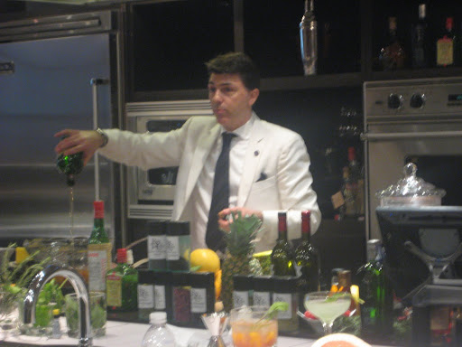 Making the flamb?ed Pineapple Francis