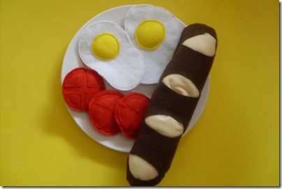 felt eggs and tomato