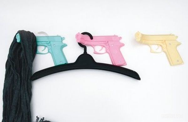 [coat_hangers_23[4].jpg]
