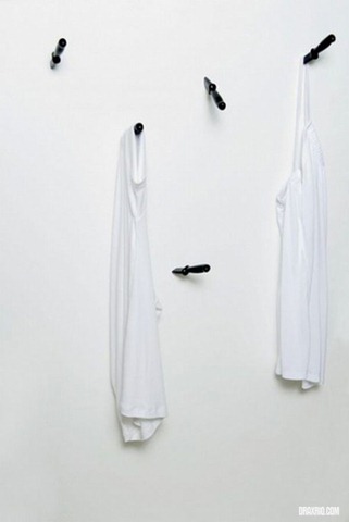 [coat_hangers_29[4].jpg]