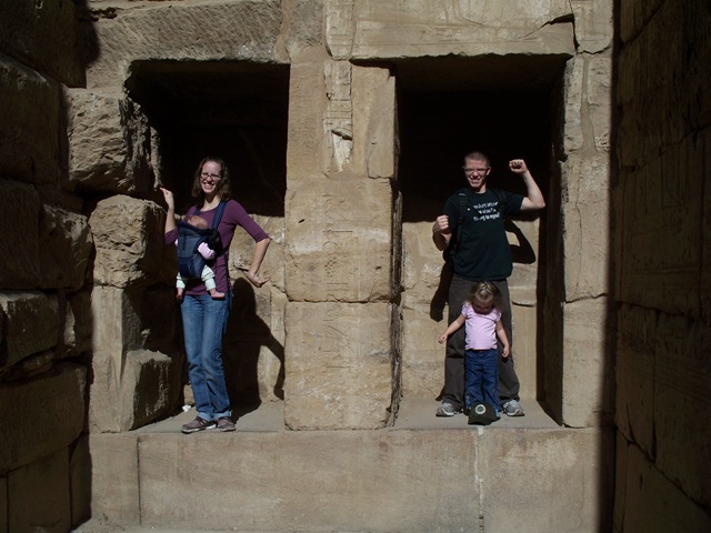 [12-19-2009 058 strange heiroglyphics, Karnak temple[3].jpg]