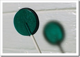 Shimmery turquoise lollipop in Teaberry flavor